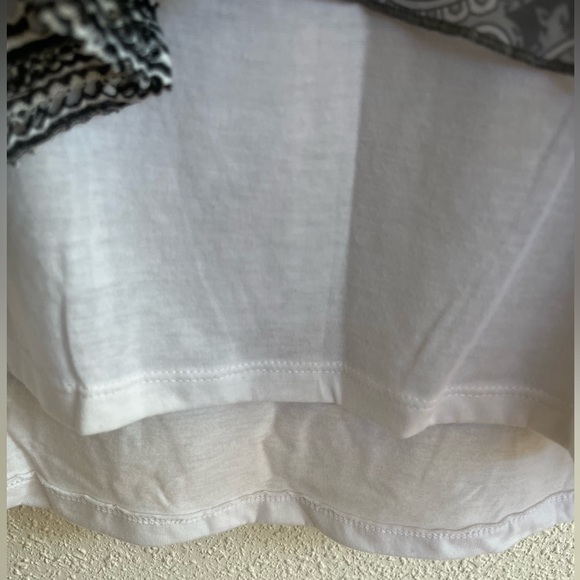 One World black and white tank - Picture 5 of 8